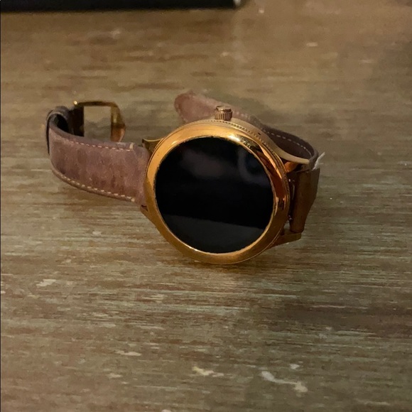 Fossil smart watch main image 4
